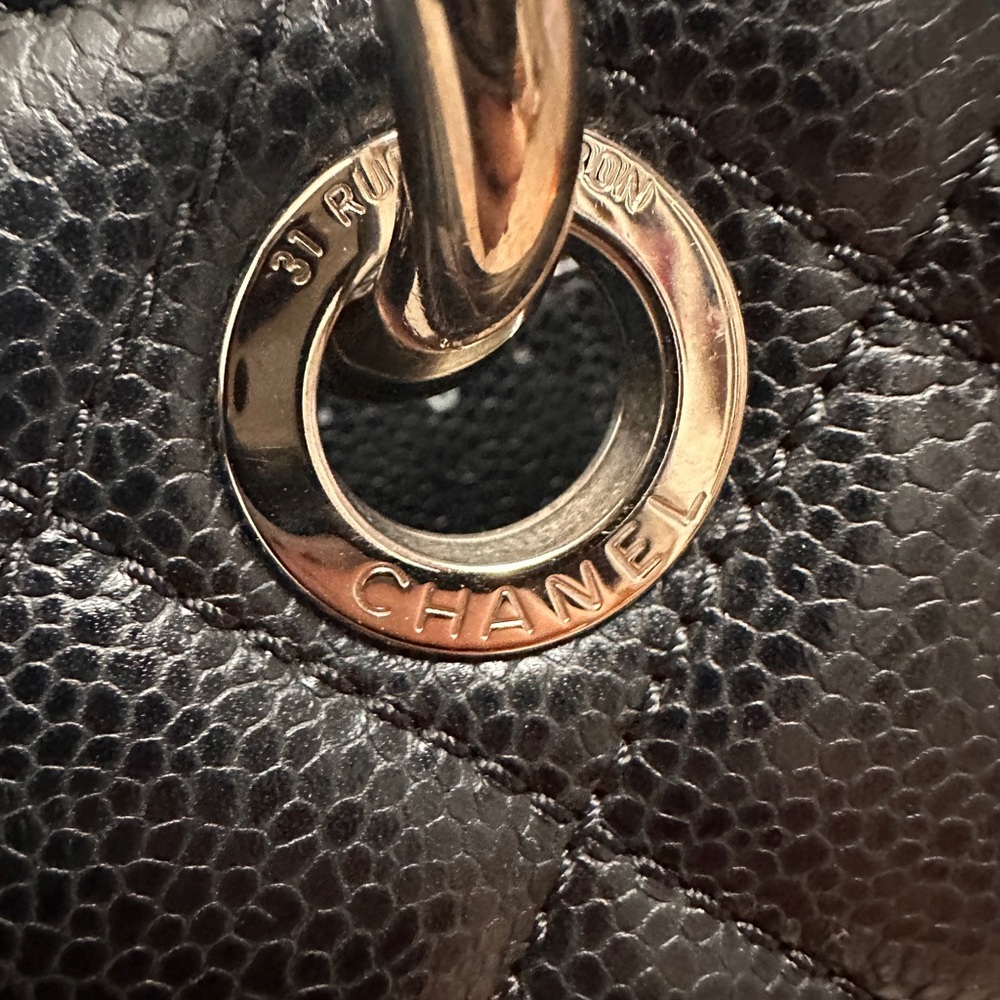 Authentic Chanel Grand Shopping Tote (GST)
Caviar Leather | Silver Hardware π€ - Picture 10 of 16
